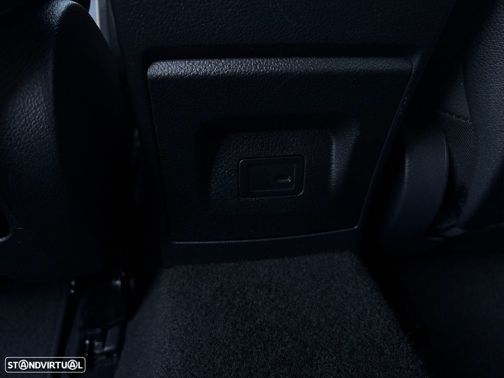 Mercedes-Benz CLA 250 e Shooting Brake AMG Line - 22