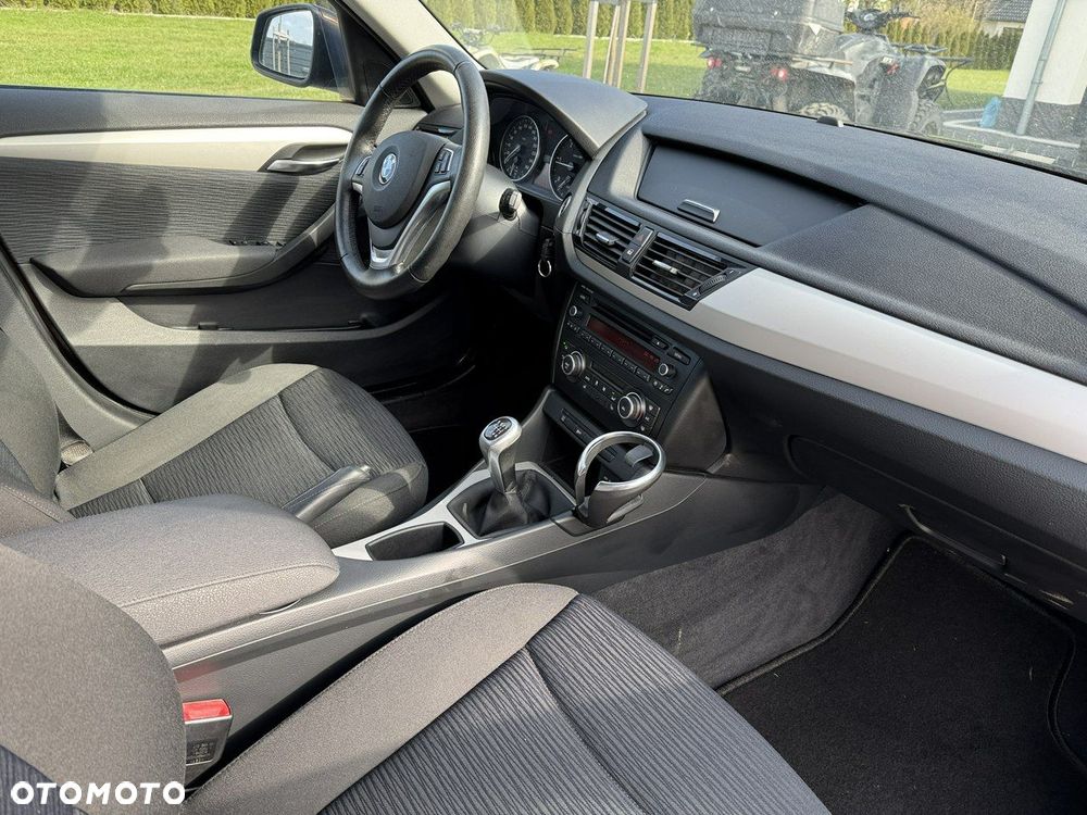 BMW X1 sDrive18d xLine - 25