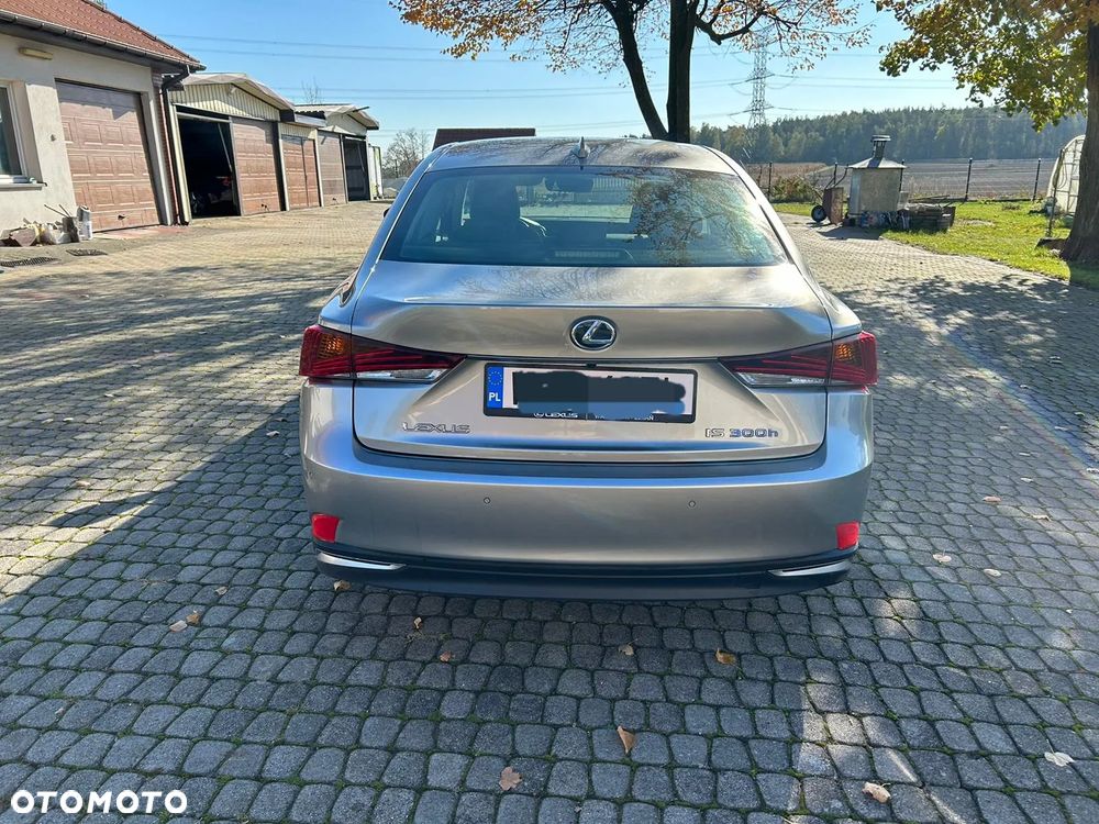 Lexus IS 300h Executive Line - 14
