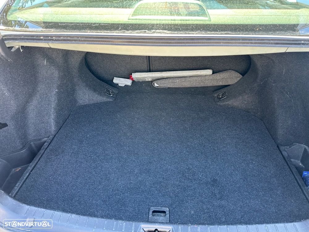 Toyota Avensis S/D 1.6 Sol EC - 13