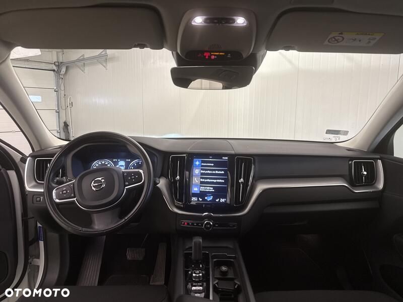 Volvo XC 60 B4 B Momentum Pro - 21