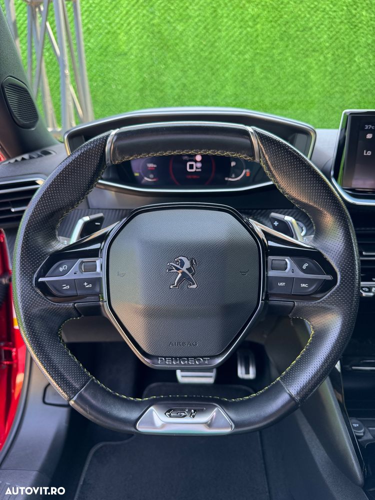 Peugeot 2008 PureTech 130 EAT8 GT Exclusive - 16