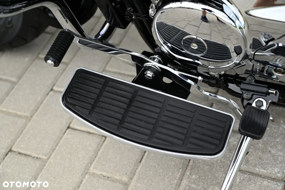 Suzuki Intruder - 20