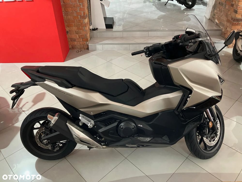 Honda NSS - 3