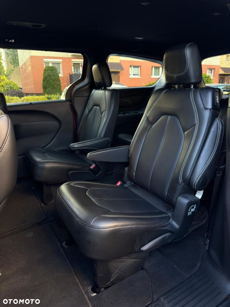 Chrysler Pacifica - 18