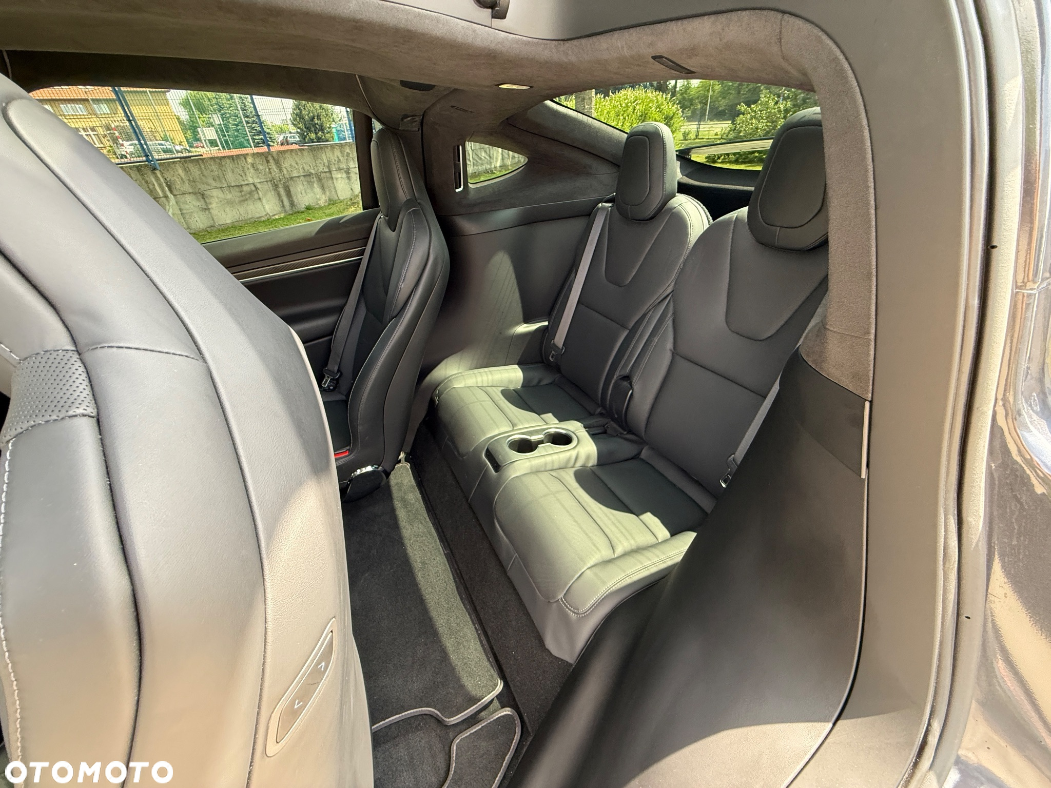 Tesla Model X Plaid - 13
