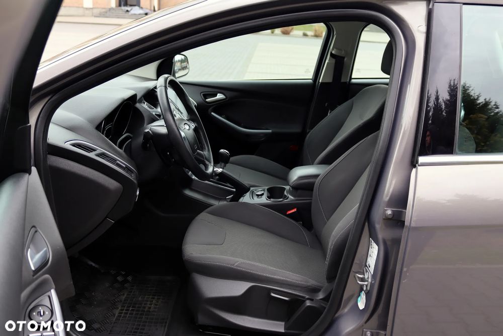 Ford Focus SW 1.6 TDCi DPF S&S Titanium - 21