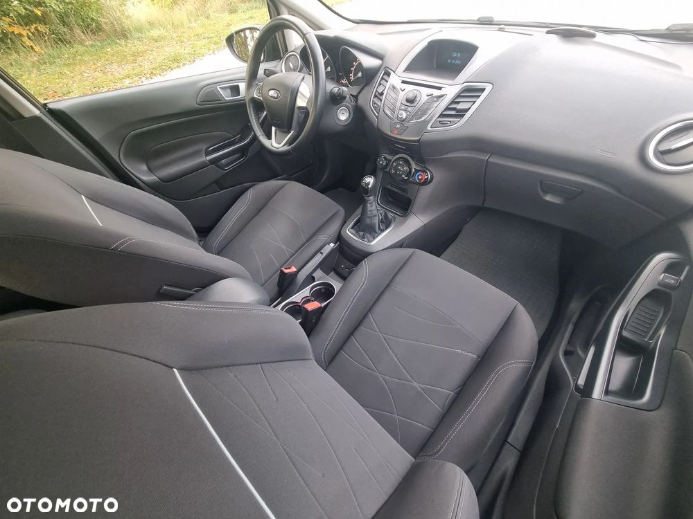 Ford Fiesta - 12