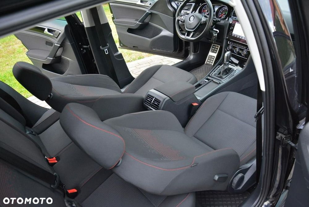 Volkswagen Golf 1.5 TSI ACT DSG Sound - 18