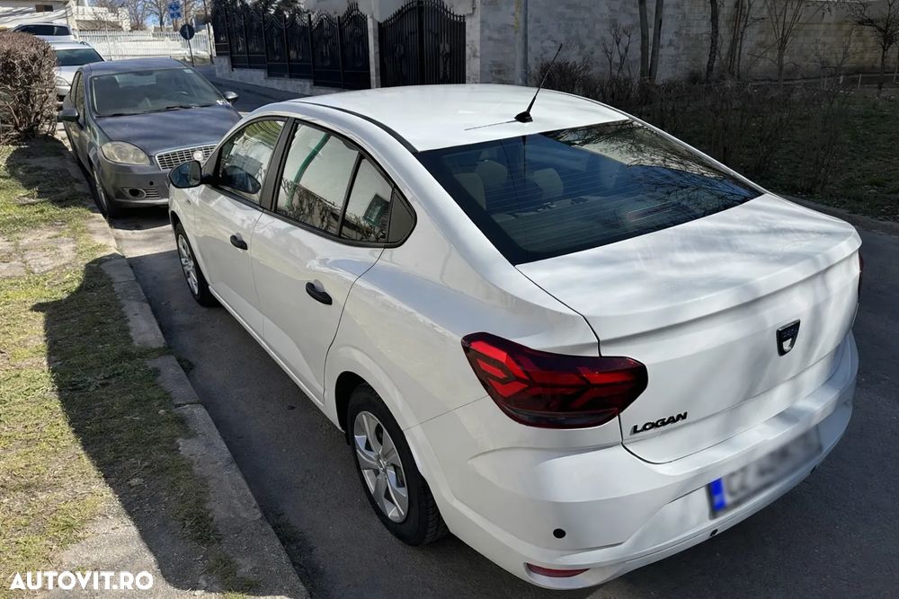 Dacia Logan TCe 90 Essential - 8