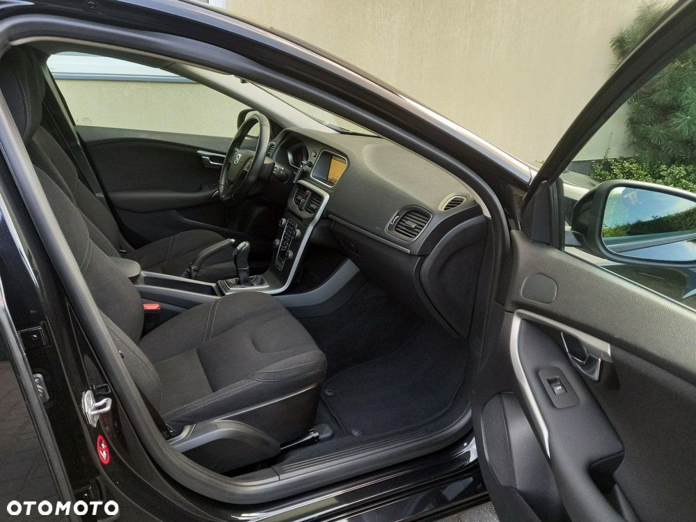 Volvo V40 D2 Kinetic - 22