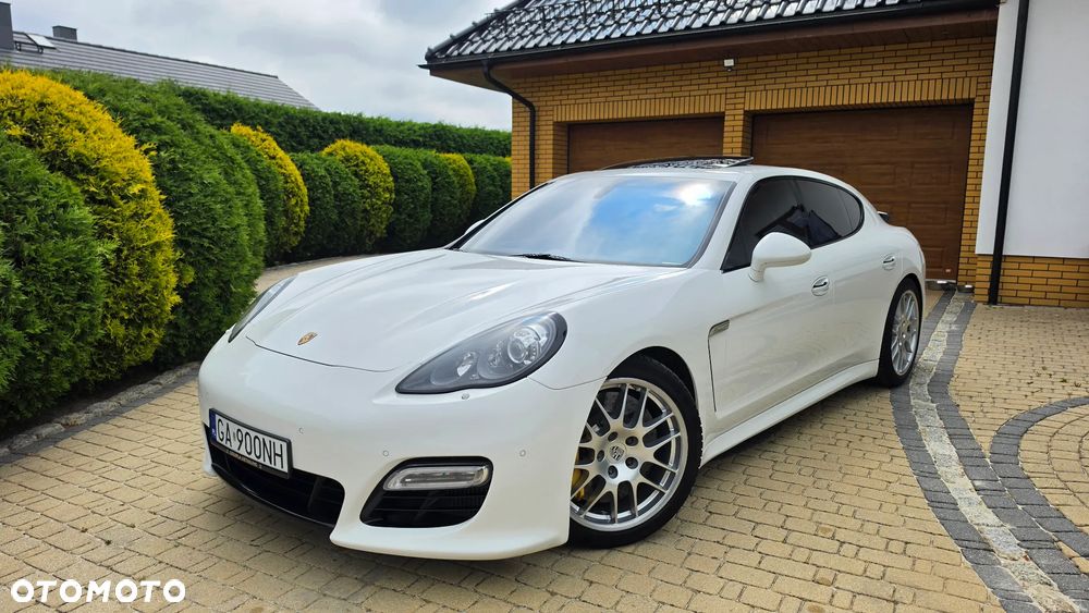 Porsche Panamera - 1