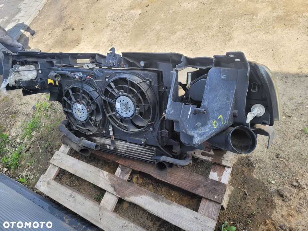 Ford Galaxy MK1 lift 2002r 1.9 TDI Pas przedni lampy chlodnica - 7