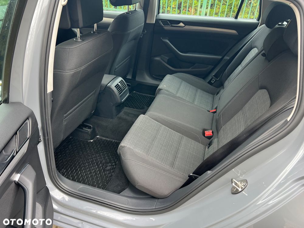 Volkswagen Passat 1.5 TSI EVO Business - 19