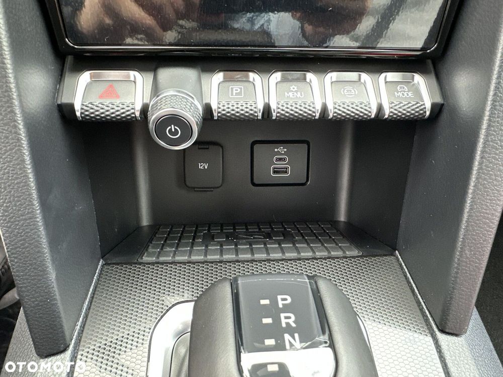 Volkswagen Amarok - 32