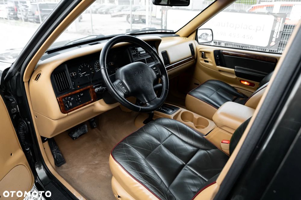 Jeep Grand Cherokee - 17
