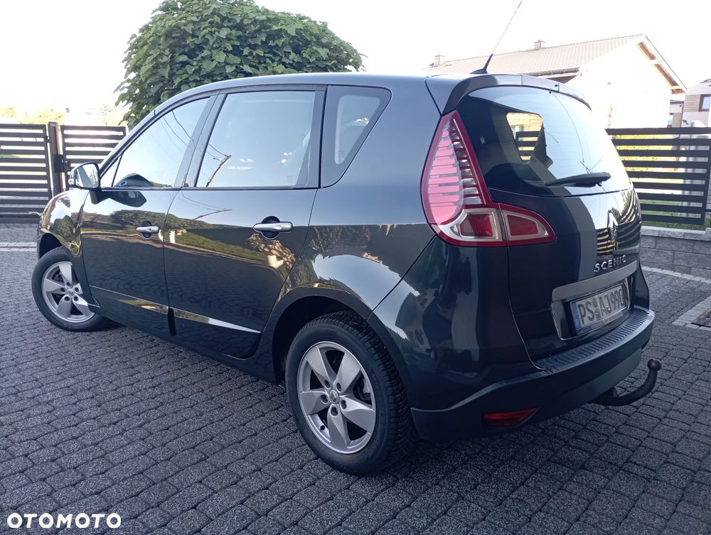 Renault Scenic 1.6 16V Confort Privilege - 20