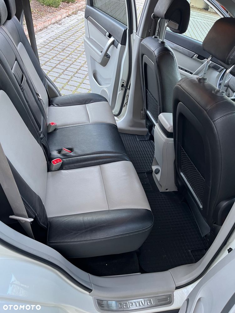Chevrolet Captiva 2.2 D LTZ - 12