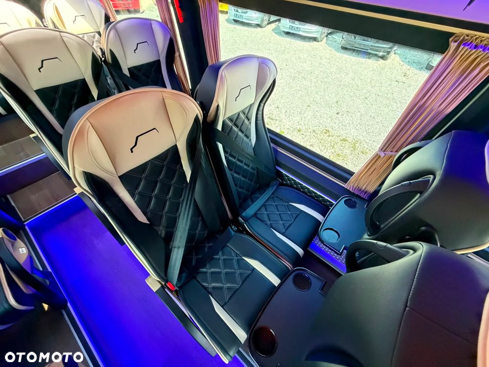 Mercedes-Benz Sprinter 519 - 23