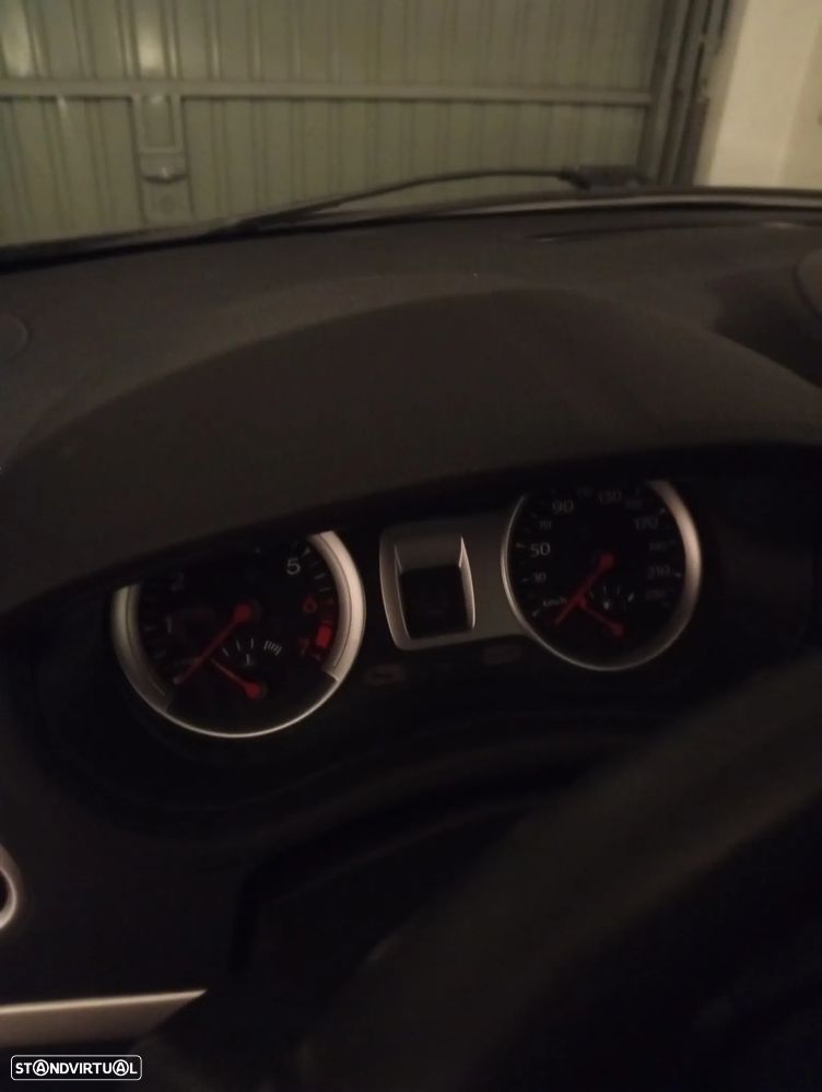Renault Clio Sport Tourer - 12