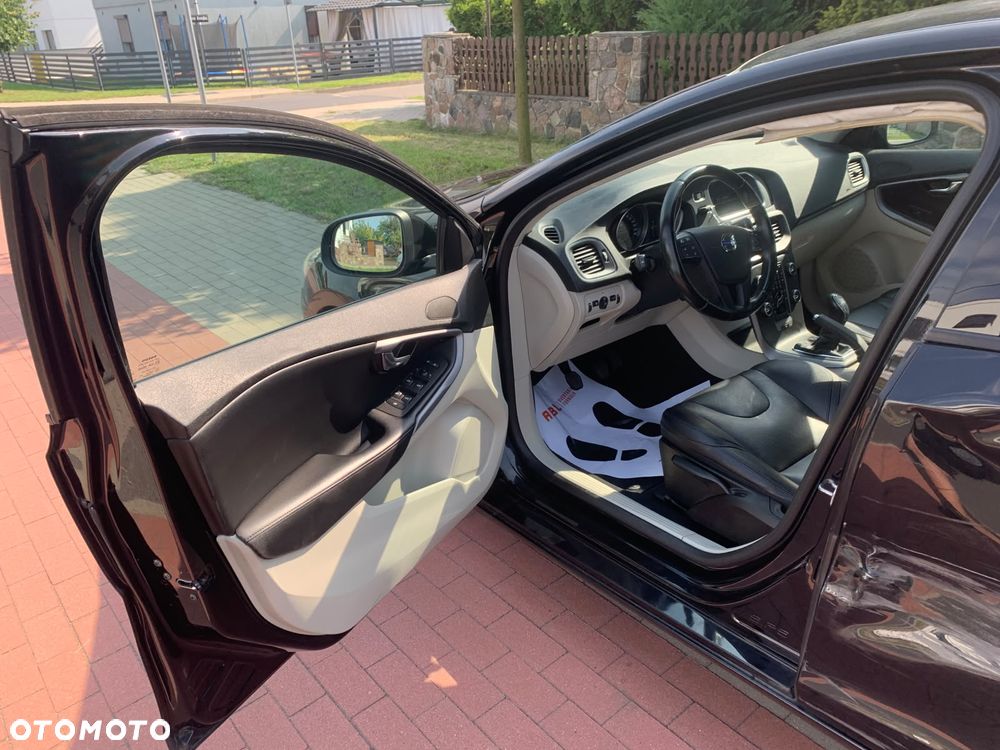 Volvo V40 D2 R-Design Kinetic - 16