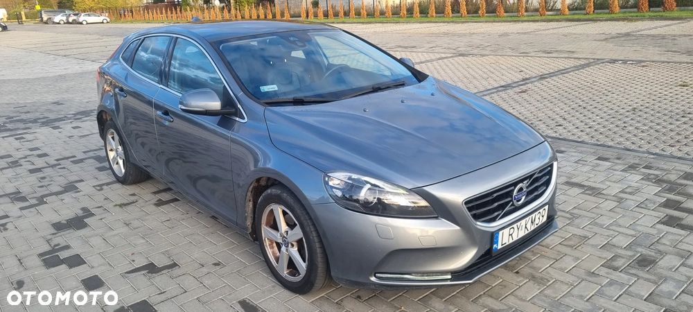 Volvo V40 D2 Drive-E R-Design Kinetic - 2