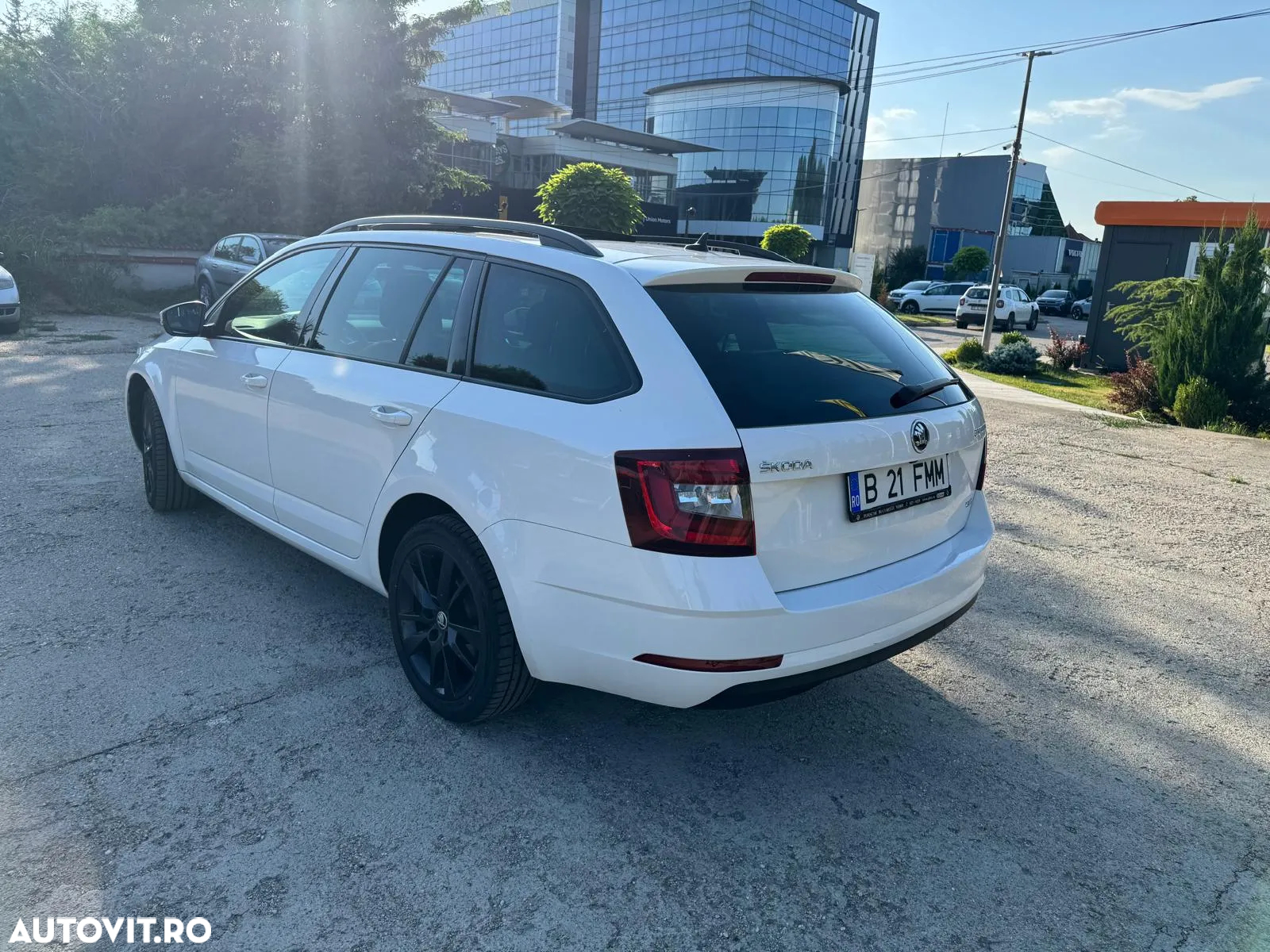 Skoda Octavia Combi Diesel 2.0 TDI 4X4 DSG Style - 5