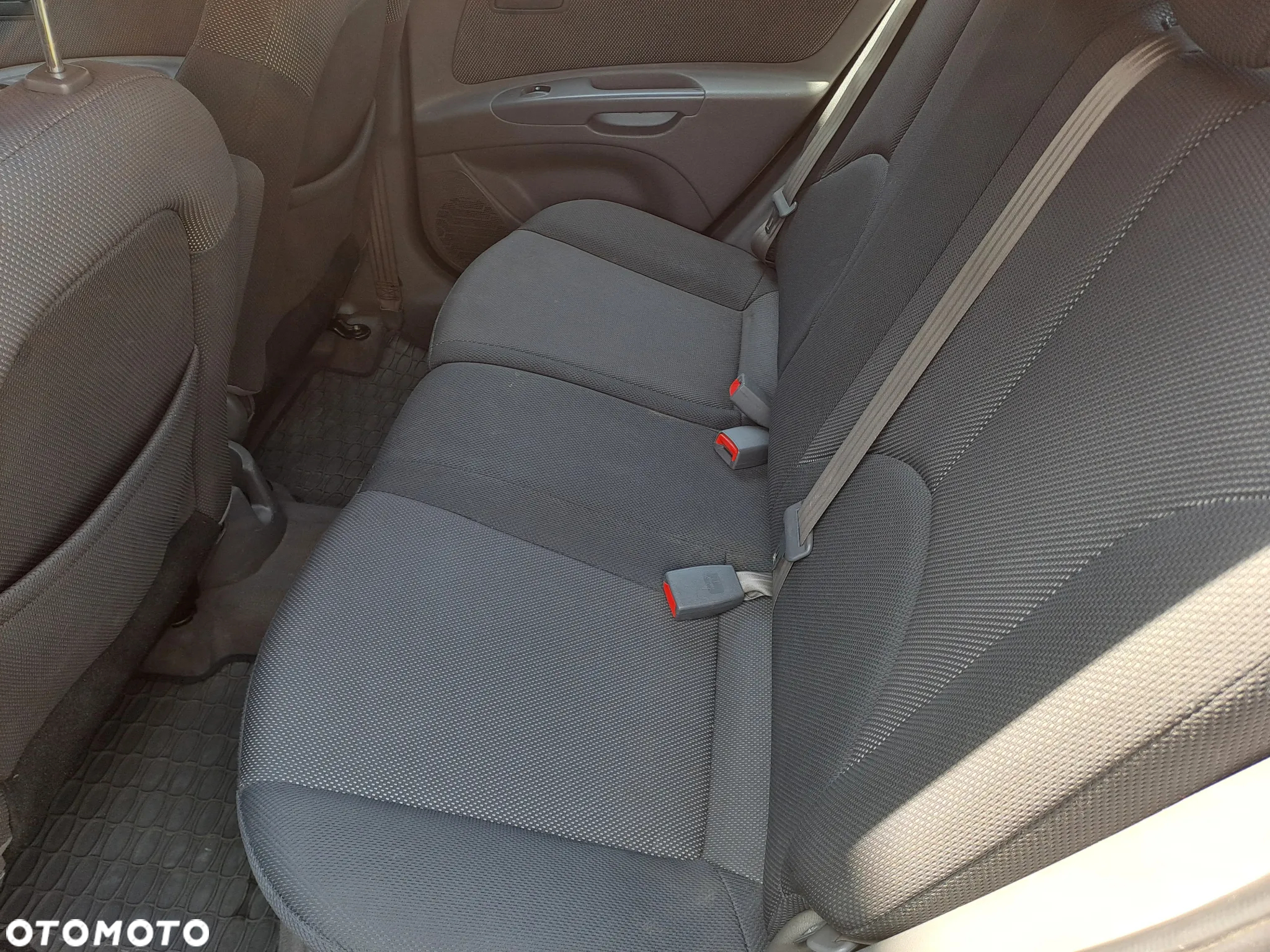Kia Rio - 7
