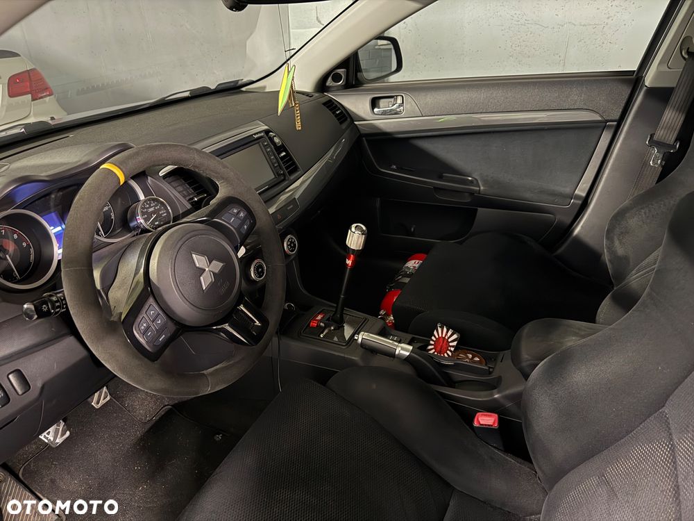 Mitsubishi Lancer Evolution - 13