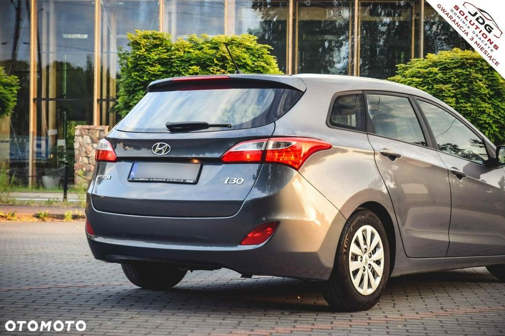 Hyundai i30 1.6 D Style - 12