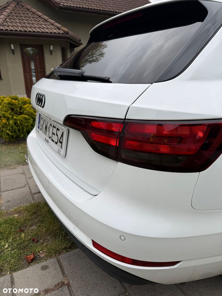 Audi A4 Avant 2.0 TDI ultra S tronic design - 33