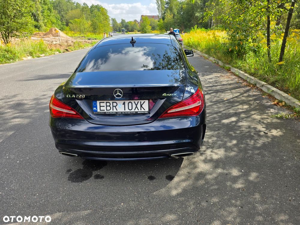 Mercedes-Benz CLA 220 4-Matic AMG Line - 10
