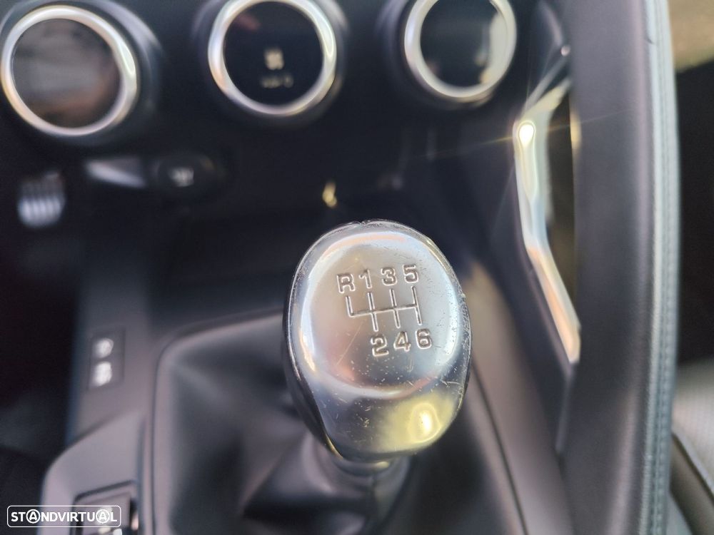 Jaguar E-Pace 2.0 i4D S - 23