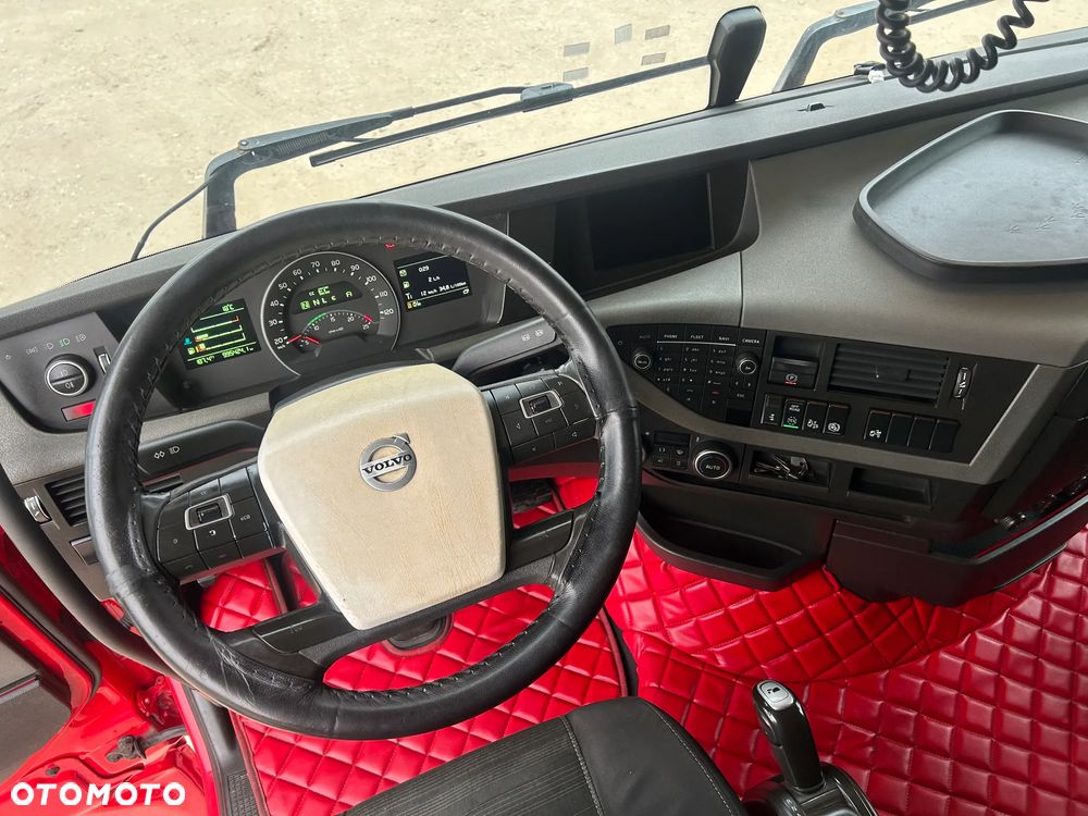 Volvo FH 460 AUTOMAT / HALOGENY ORUROWANIE / FULL SPOJLERY / OBRTOWE SIEDZENIE / KSENONY / LED / POLSKI SALON / PRZEBIEG 995 TYS. KM / EURO 6 / 2014 ROK !! - 29