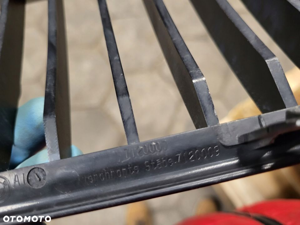 BMW E90 E91 GRILL ATRAPA NERKA 7120008 7120007 - 6