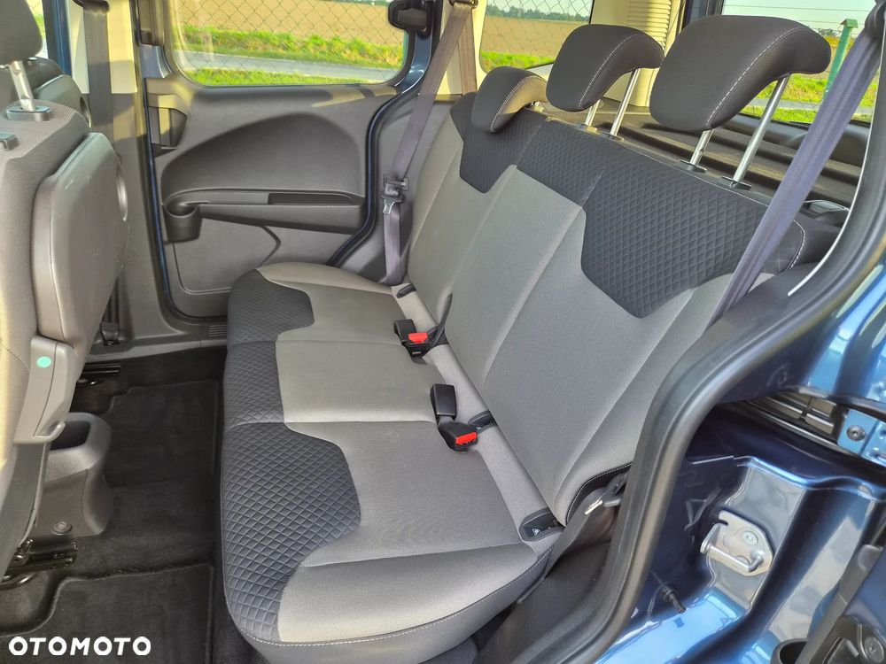 Ford Tourneo Courier 1.0 EcoBoost Titanium - 22