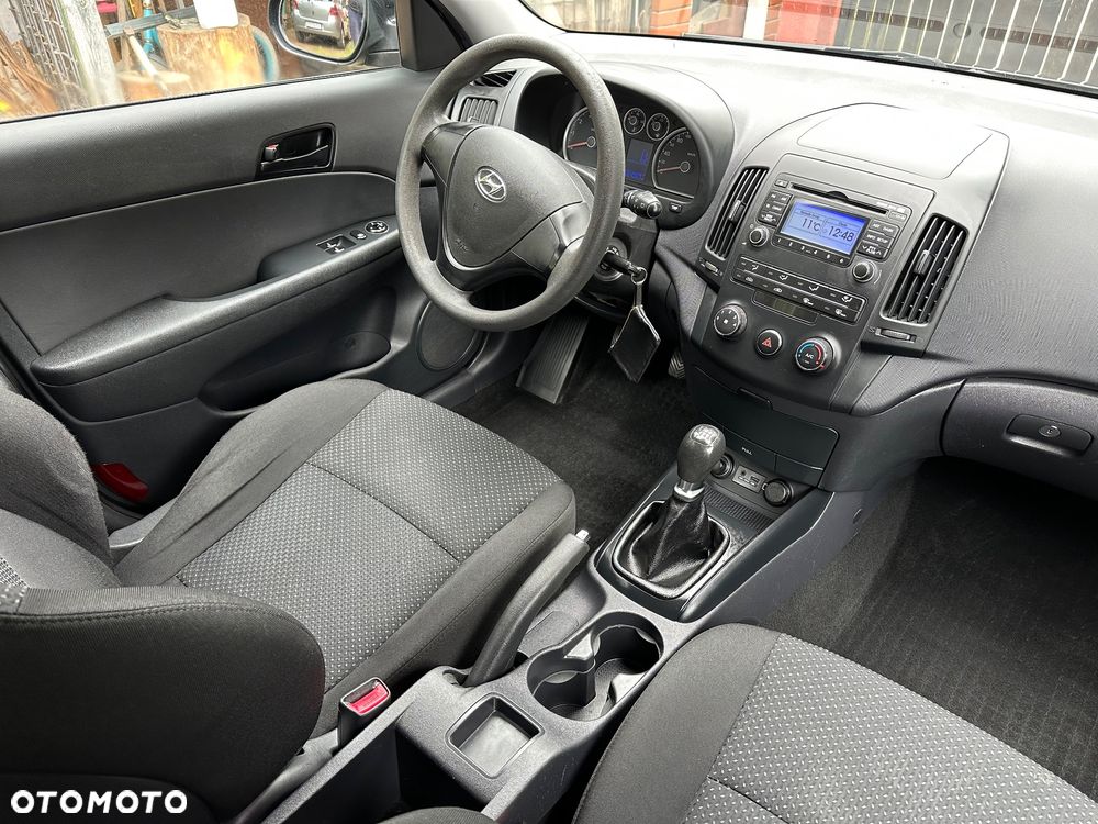 Hyundai i30 1.6 Classic + - 26