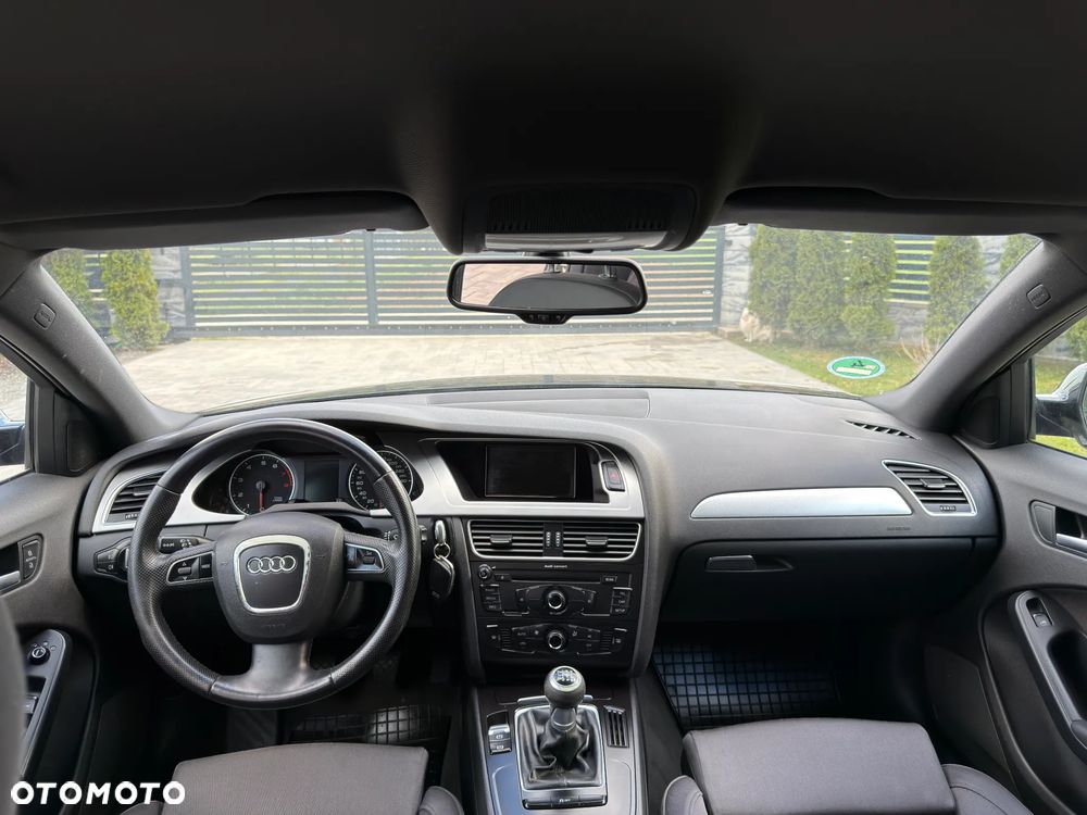 Audi A4 Avant 1.8 TFSI Ambiente - 32