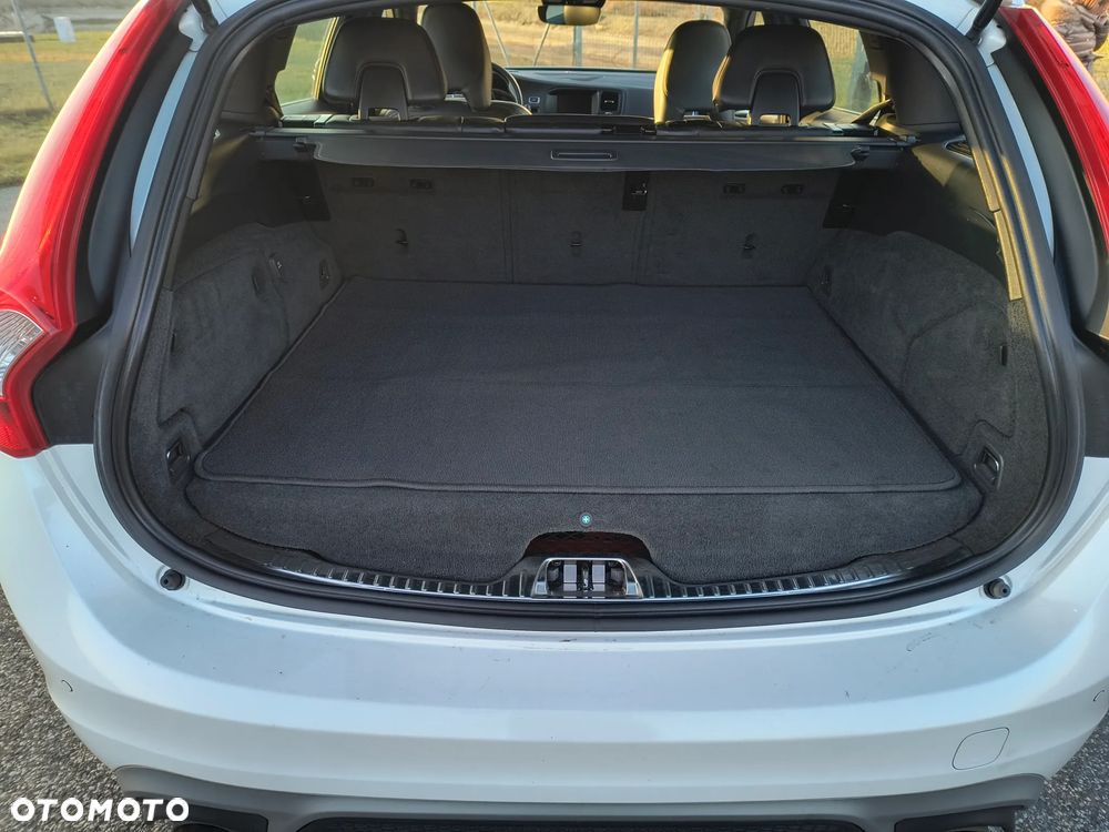 Volvo V60 D6 AWD Plug-in Hybrid Summum - 18