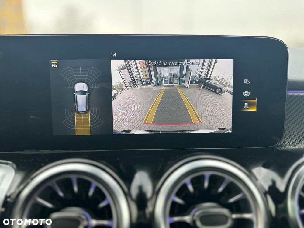 Mercedes-Benz GLB - 23