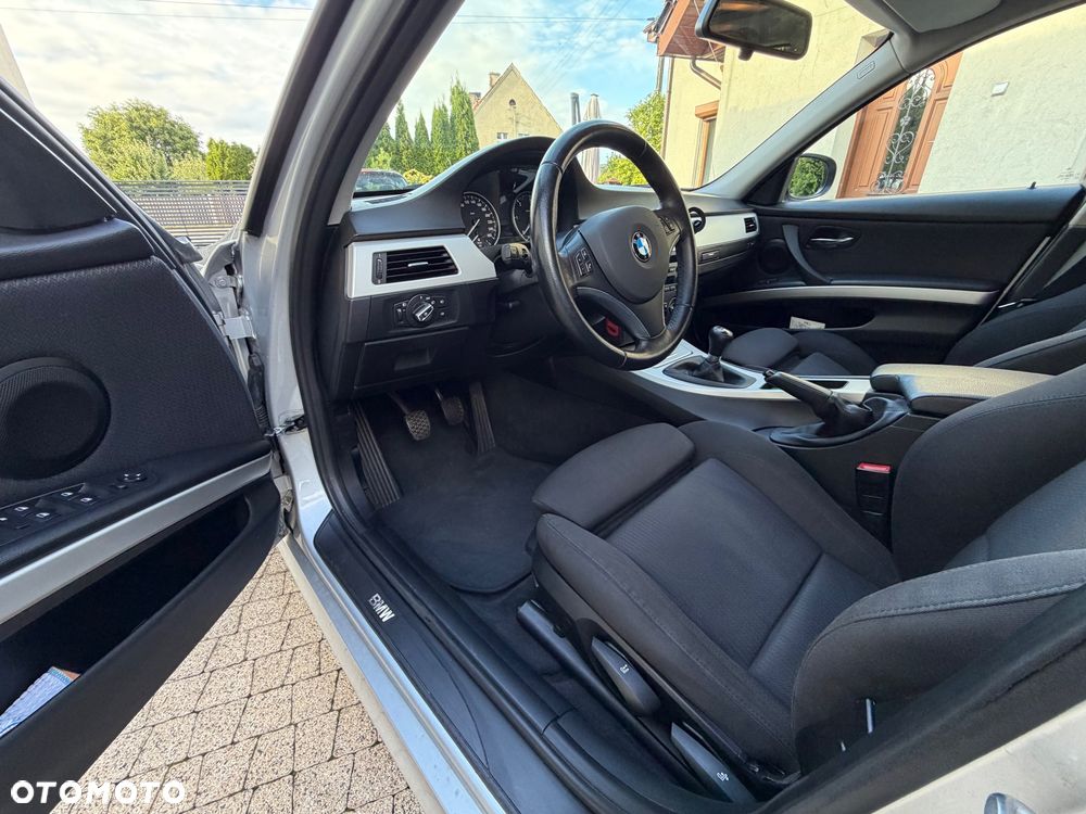BMW Seria 3 318d DPF Edition Lifestyle - 18