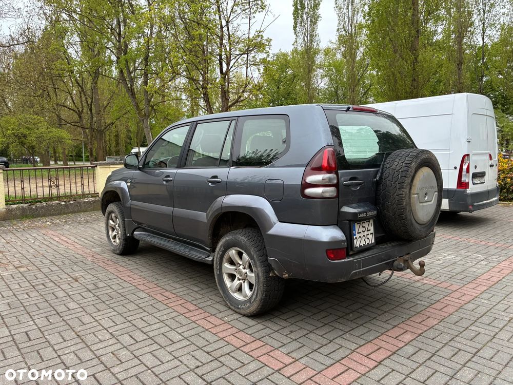 Toyota Land Cruiser - 2