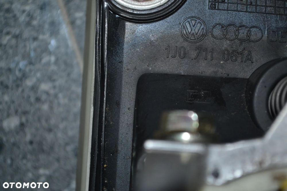 VW GOLF IV BORA WYBIERAK LEWAREK DŹWIGNIA ZMIANY BIEGÓW 1J0711061A - 2