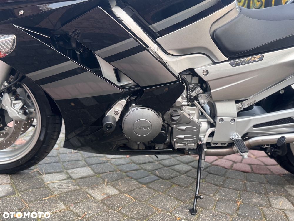 Yamaha FJR - 17