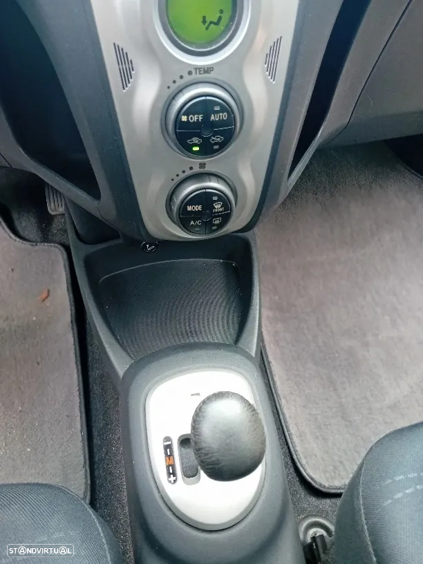 Toyota Yaris 1.0 VVT-i Sol High Pack MMT VSC+TRC - 9