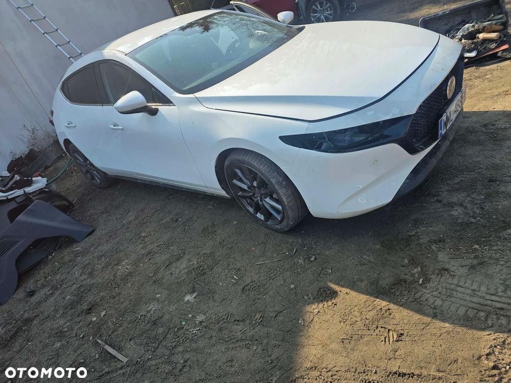 Mazda 3 e-SKYACTIV-G 2.0 M HYBRID - 1