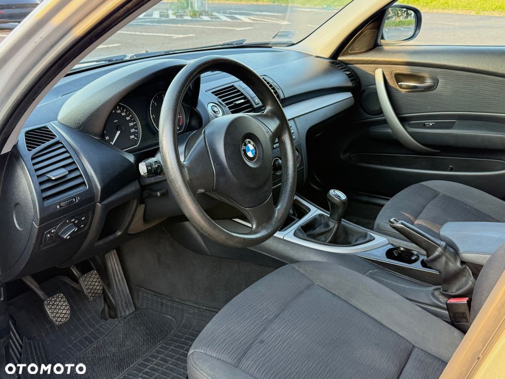 BMW Seria 1 116d - 6