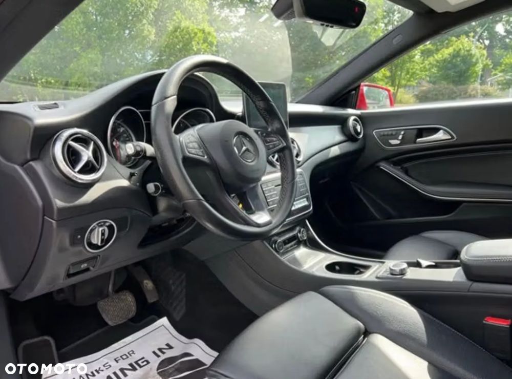 Mercedes-Benz CLA 250 4Matic 7G-DCT Sport - 11