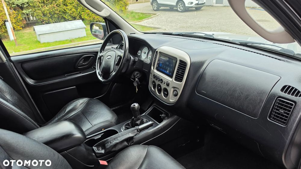 Ford Maverick Highclass - 12