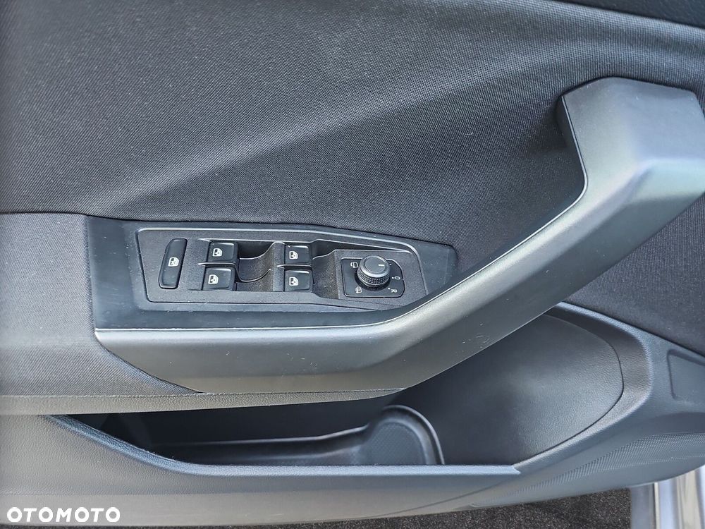 Volkswagen T-Roc - 11